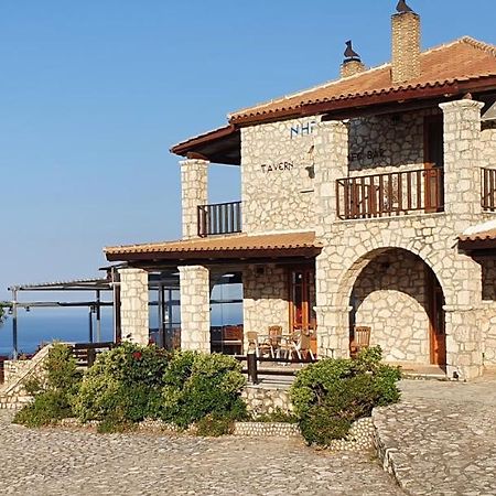 Nireas : Stone Villa Orthoniaí Exteriér fotografie