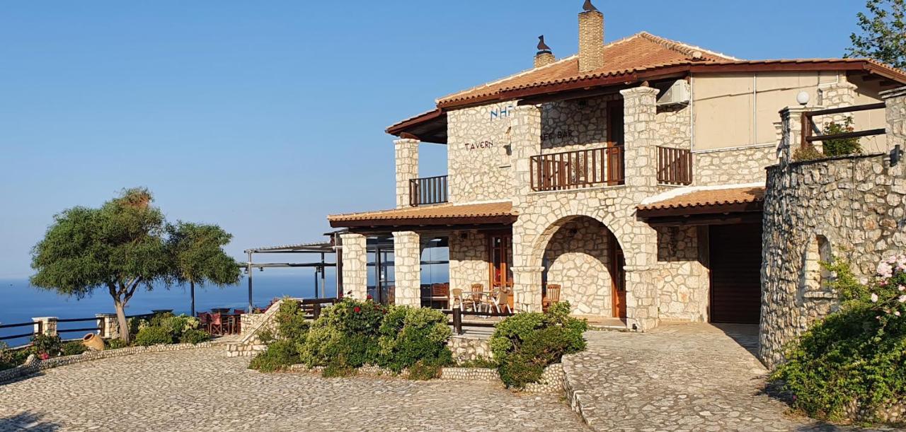 Nireas : Stone Villa Orthoniaí Exteriér fotografie