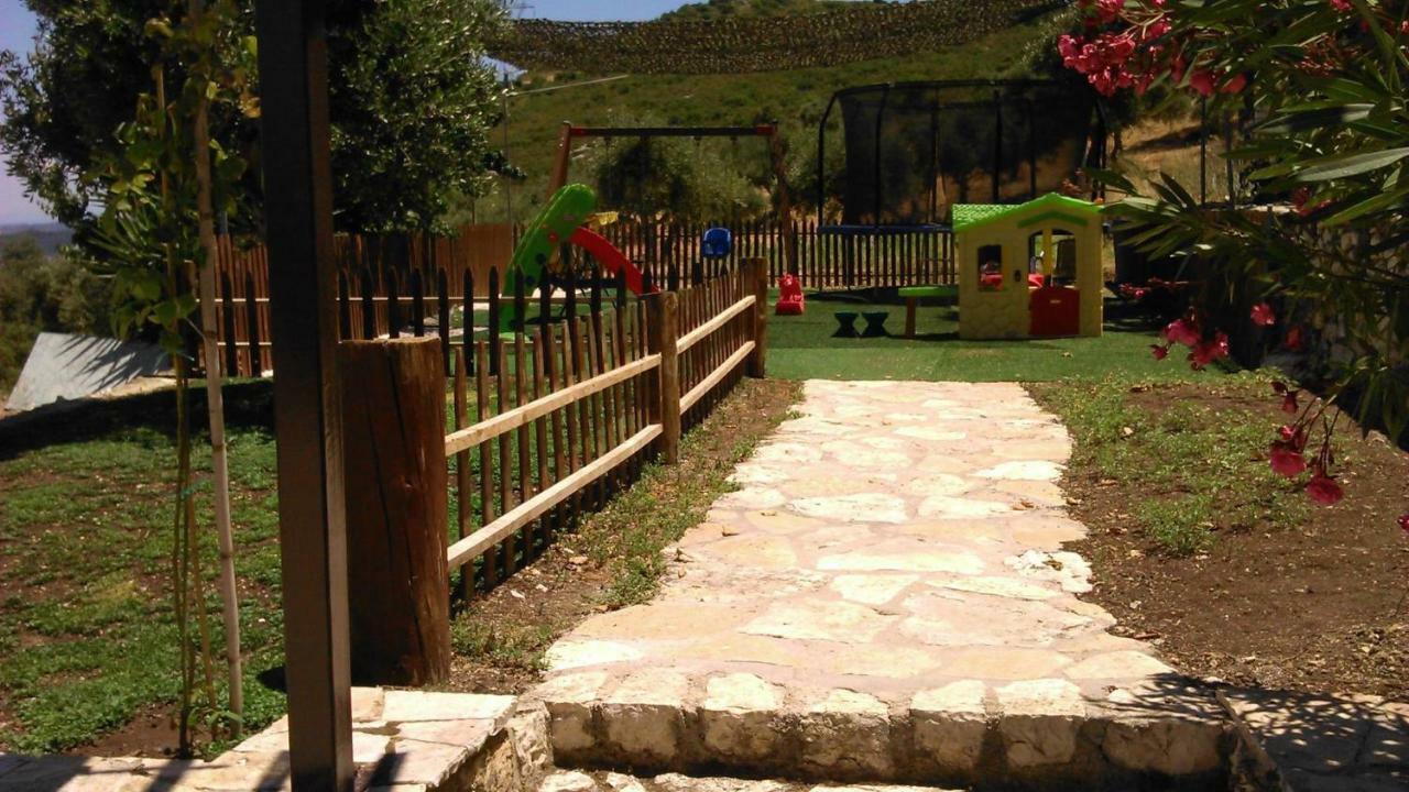 Nireas : Stone Villa Orthoniaí Exteriér fotografie