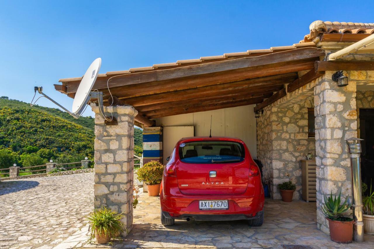 Nireas : Stone Villa Orthoniaí Exteriér fotografie